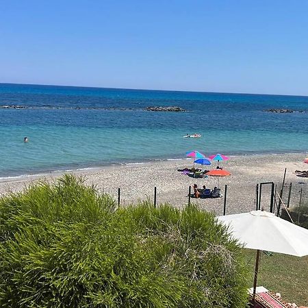 Paradise Beachfront Villa, Porto Columbu, Sardinia Porto Columbu - Perd'E Sali Kültér fotó