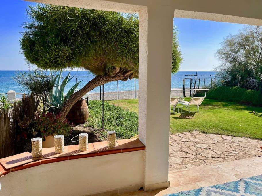 Paradise Beachfront Villa, Porto Columbu, Sardinia Porto Columbu - Perd'E Sali Kültér fotó